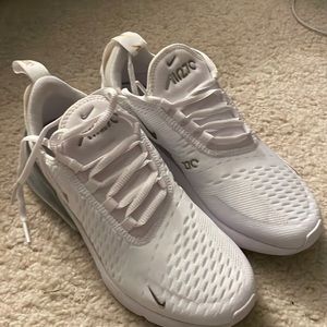 Nike Air Max 270, women’s size 7.5. Only worn once , in great condition